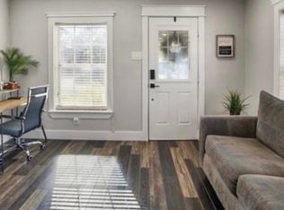 611 W Page Ave, Dallas, TX 75208