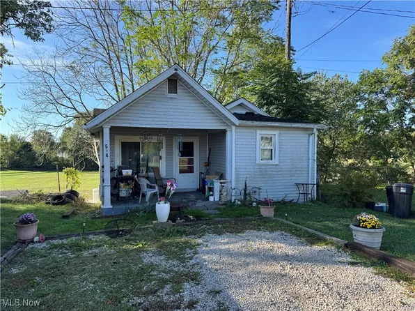 514 Front Ave SW, New Philadelphia, OH 44663