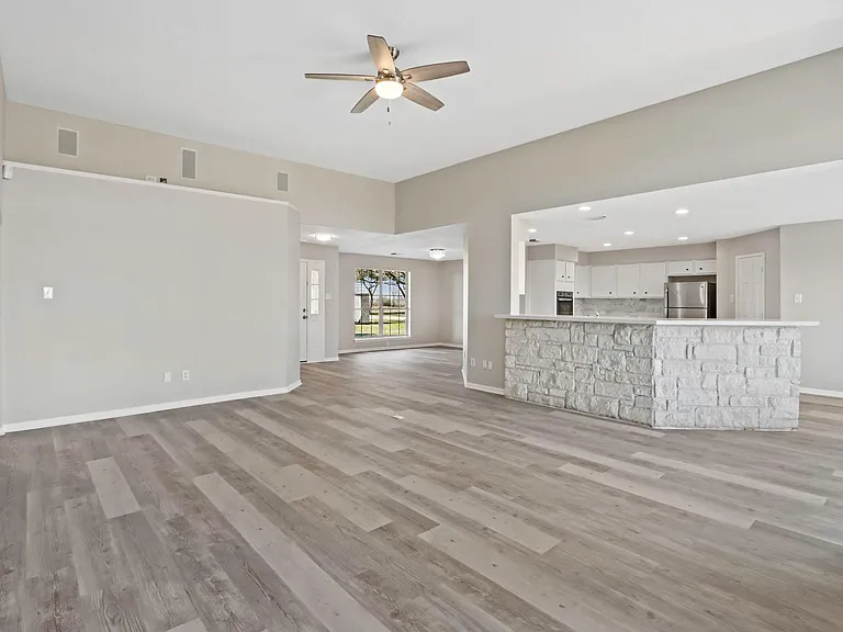 2445 Woods Rd — Photo 8