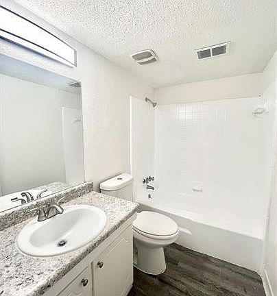 3rd image of 3271B Warringwood Dr