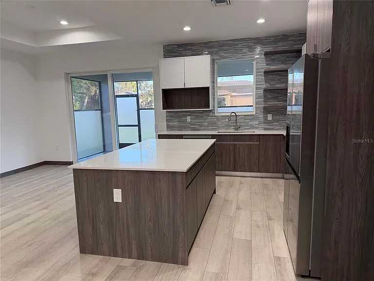 3050 Wentworth St — Photo 3