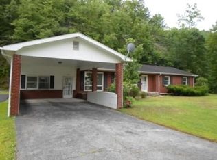 224 Forest Hill Cir, Jenkins, KY 41537