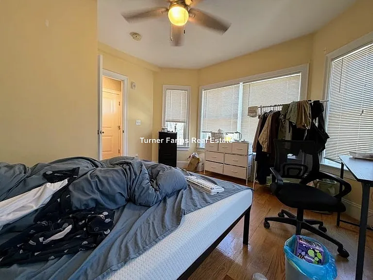 118 Holland St — Photo 19