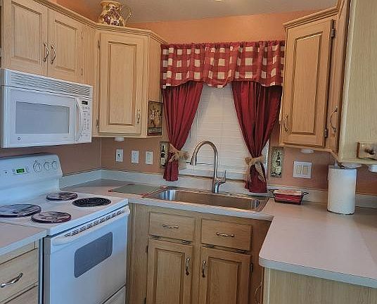 3rd image of 501 E PUEBLO DEL SOL -- #501 E.