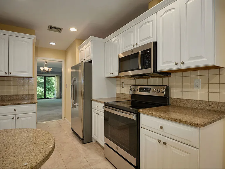 23 Evon Ct — Photo 10