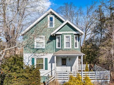 18 Maxson Street, Mystic, CT, 06355