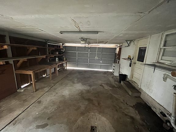 5th image of 281 N Houston Ave
