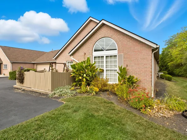 1962 Farmbrook Cir N #6, Grove City, OH 43123