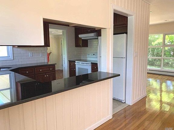 2nd image of 611 Bellmore Ave