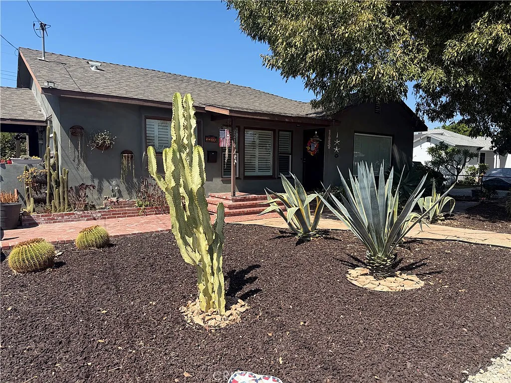 3 bed, 1993 sqft, $3,900 — Photo 1