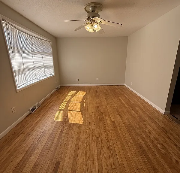 3616 Hester Ln NW — Photo 9