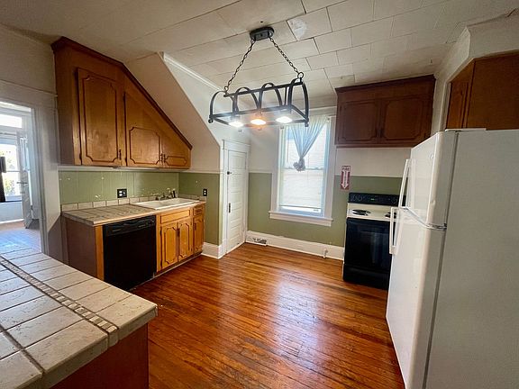 5th image of 400 Westover Blvd