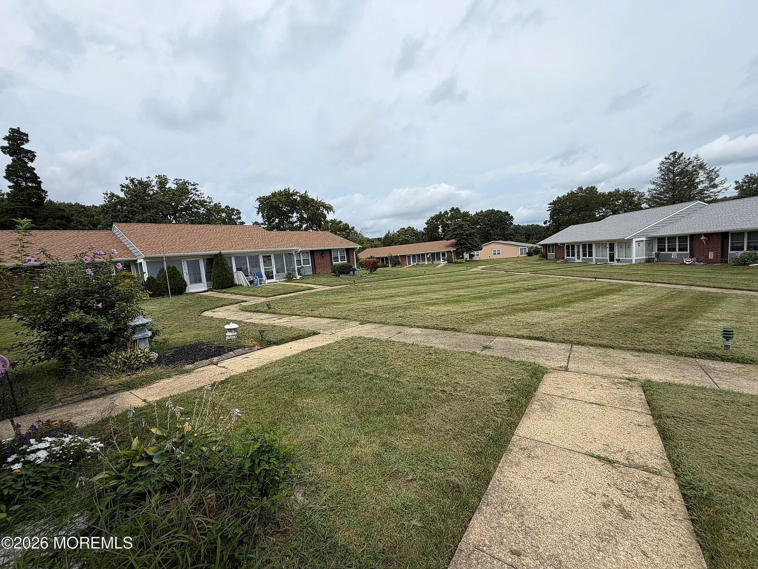 2 bed, 982 sqft, $2,000 — Photo 1