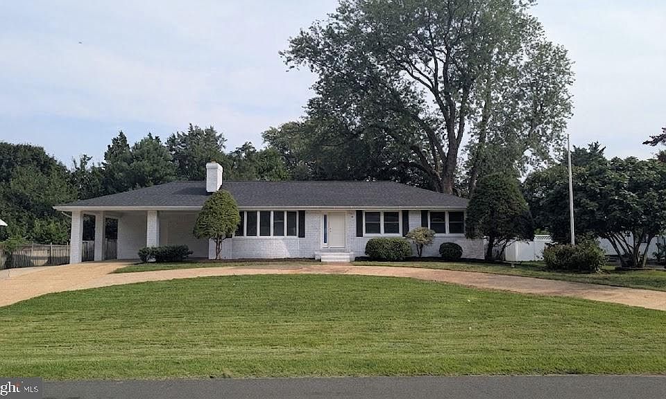 1st image of 109 Sunset Dr