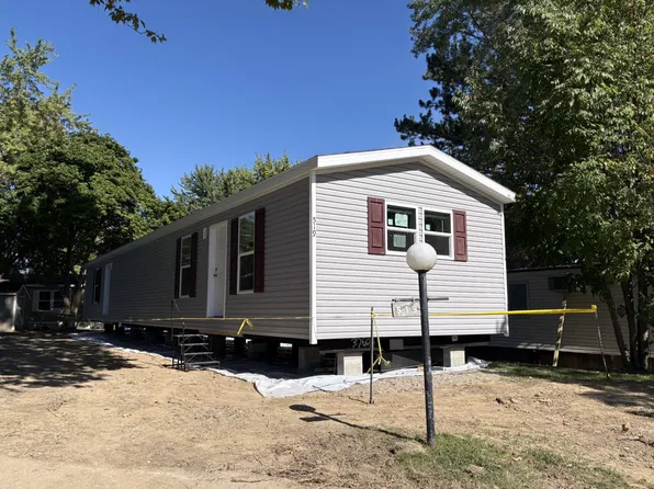 519 Apple Ct, Oakland, MI 48363