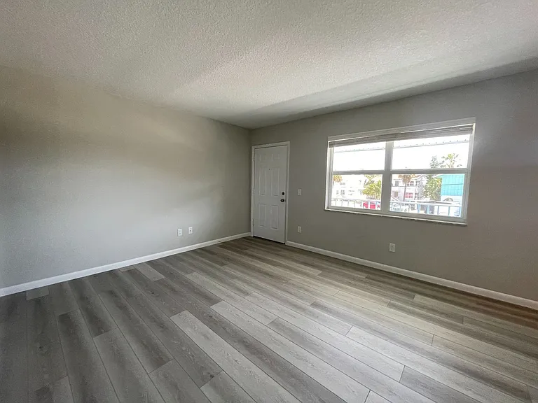 661 Hernando St — Photo 6