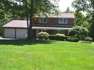 19 Rivercrest Dr, Rexford, NY 12148