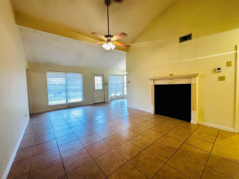 17118 Amber Ridge Dr — Photo 3
