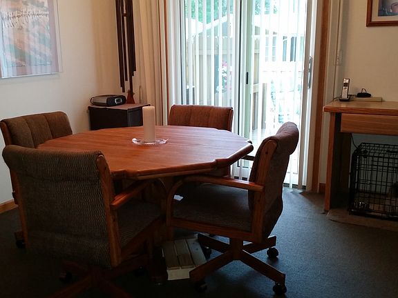 Dining Room - 11'4" x 10'10"