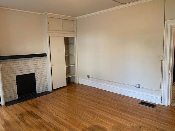 3rd image of 212 Jefferson St #A