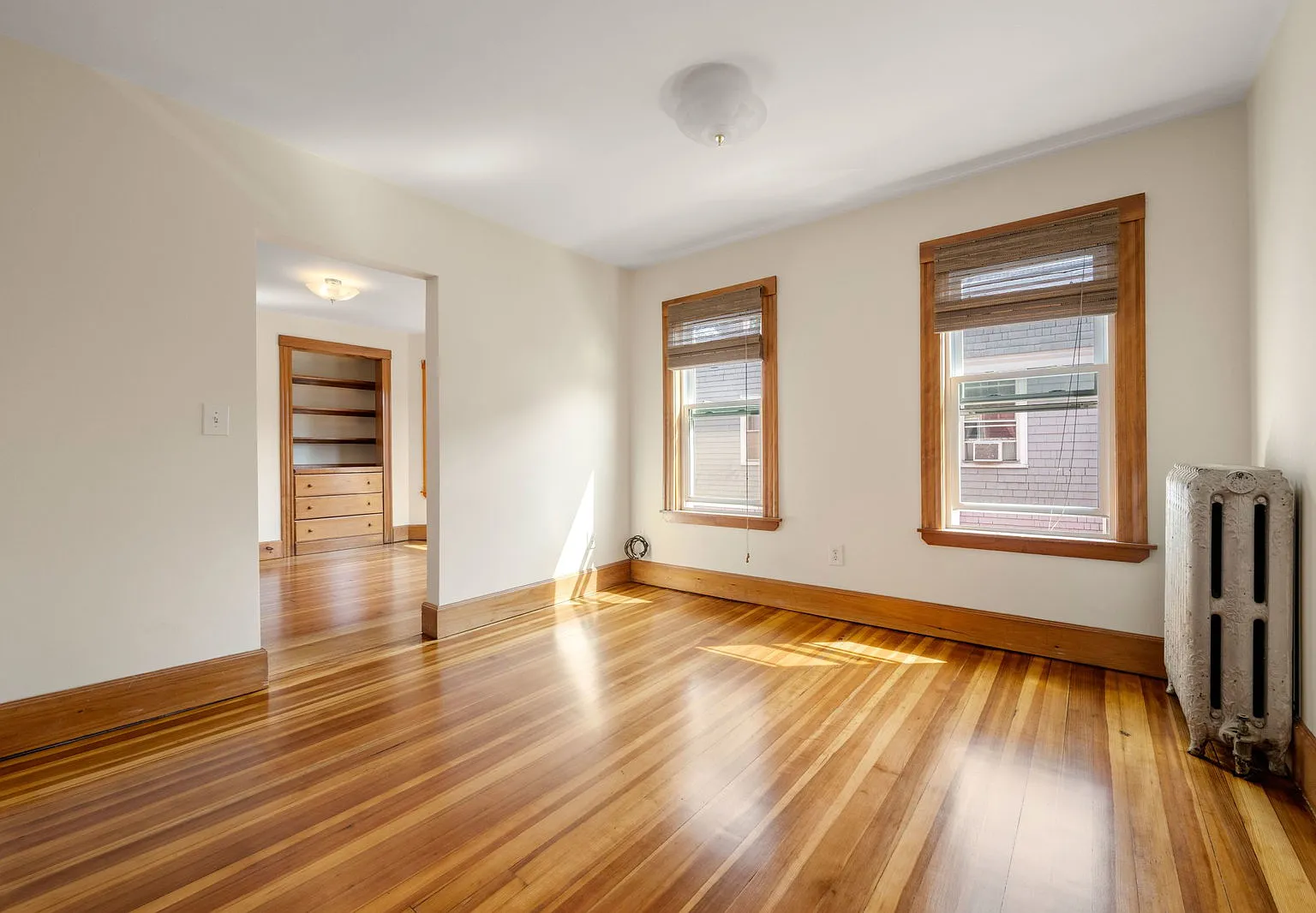 3 bed, 1.0 bath, 1100 sqft, $3,600 — Photo 4