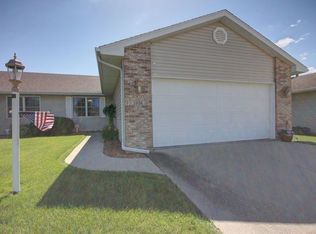 1006 Waters Edge Rd, Champaign, IL 61822