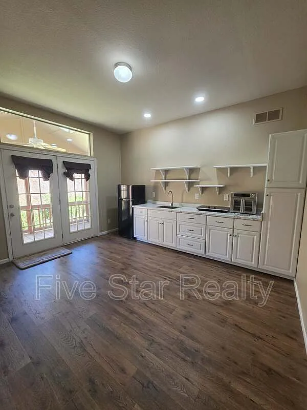 1 bed, 1.0 bath, 730 sqft, $1,200 — Photo 4