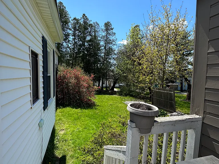 30 Oak St — Photo 31