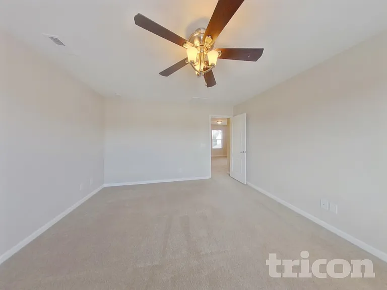 1048 Silverberry St — Photo 6