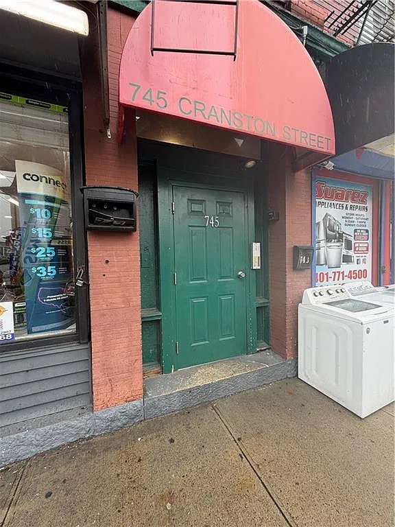 2 bed, 800 sqft, $1,500 — Photo 2