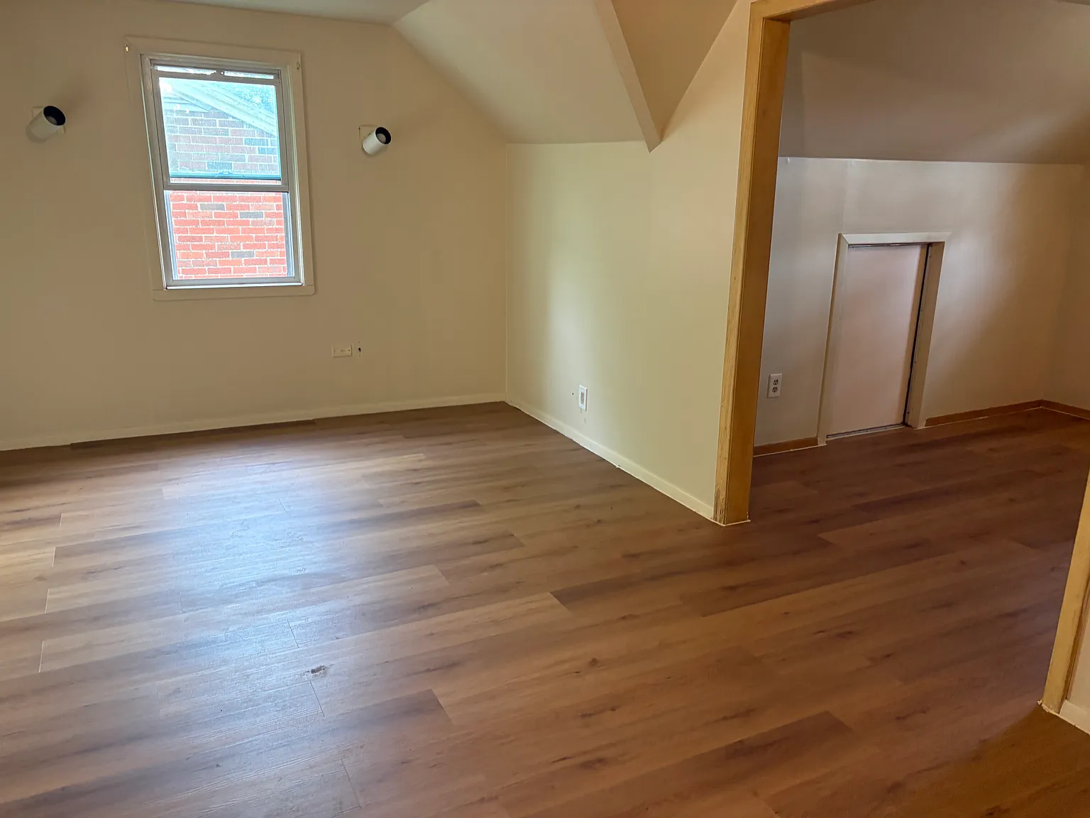 3 bed, 1900 sqft, $1,600 — Photo 4