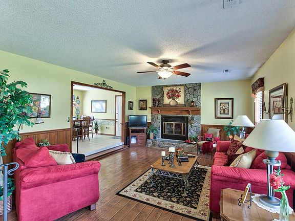 4th image of 1527 W Longleaf Dr
