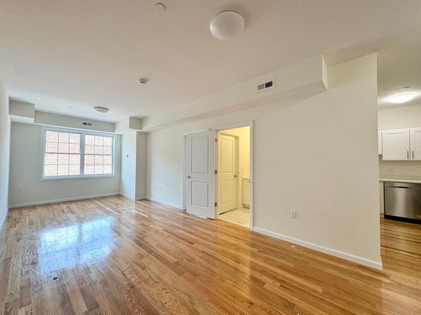 1269 Main St #620