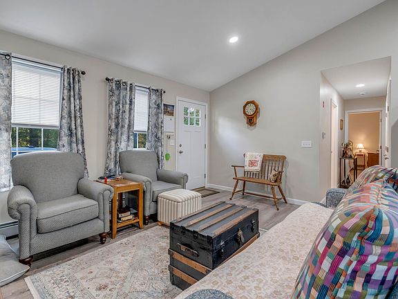 4th image of 761 Pendexter Road
