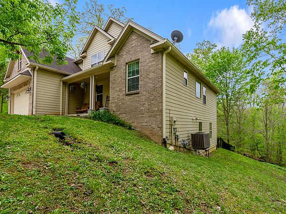 4th image of 151 Hilltop Ln