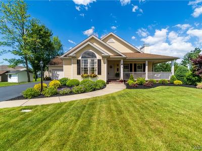 4 Walnut Creek Trl, Lancaster, NY, 14086