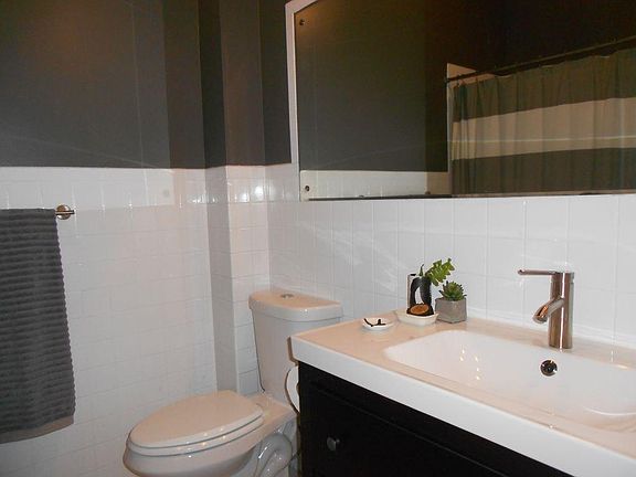 3rd image of 1619 W Julian St #1