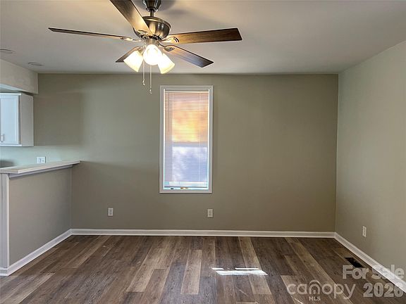 2nd image of 112 Van Buren St