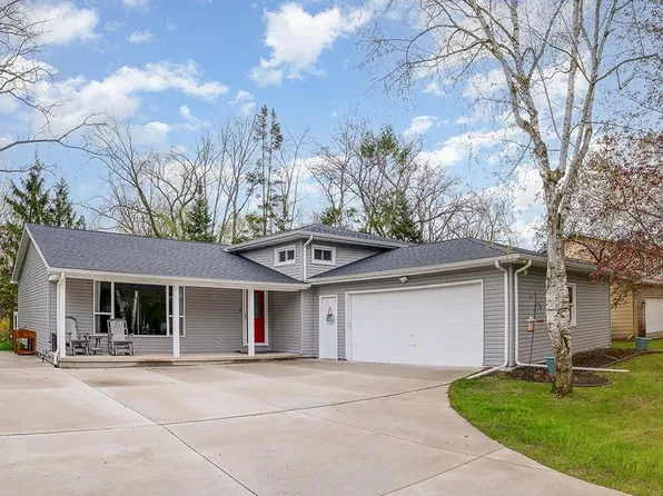 5104 Stony Creek Dr, Midland, MI 48640