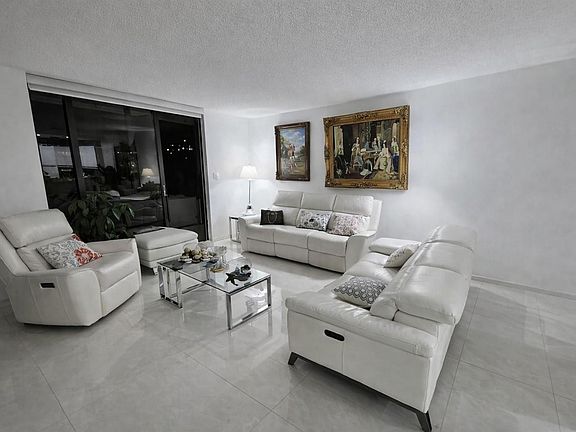 3rd image of 2500 Parkview Drive #403