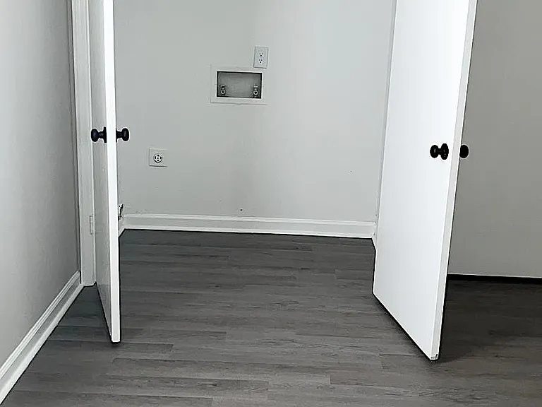 3003 Caldwell Ct #9E — Photo 10