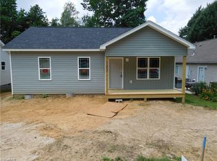 132 Crestwood Cir, High Point, NC 27260