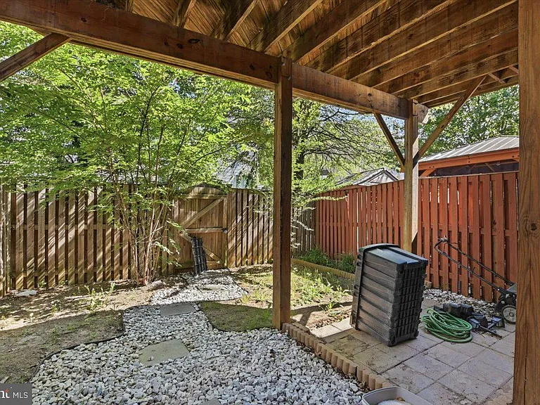 9944 Royal Commerce Pl — Photo 29