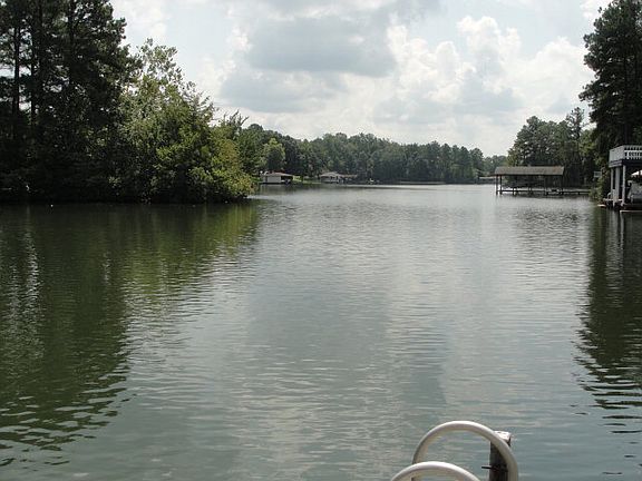 5th image of 389 Waterside Dr