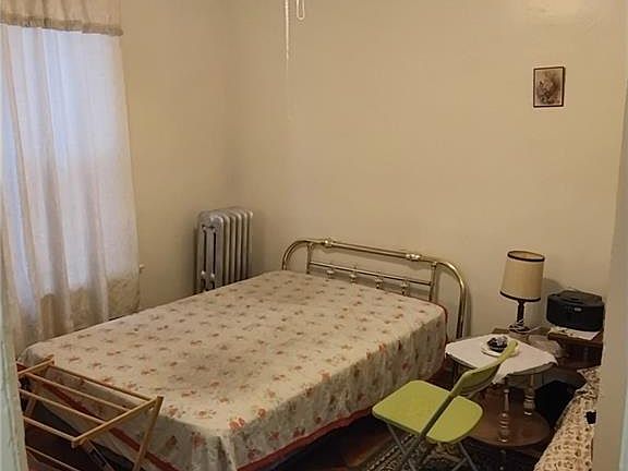 5th image of 699 Bradford St