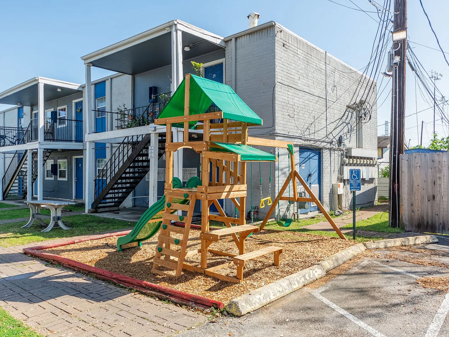 *Housing Welcome / Section 8 Accepted — Photo 4