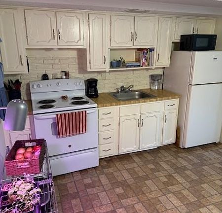 4th image of 632 Brooklyn Mountain Rd