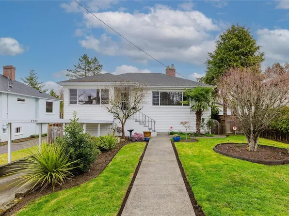 3143 5th St, Victoria, BC V8X 1E8
