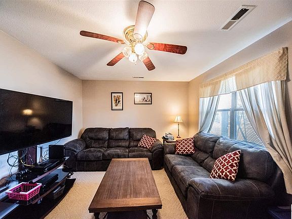 4th image of 7440 Chiles Dr