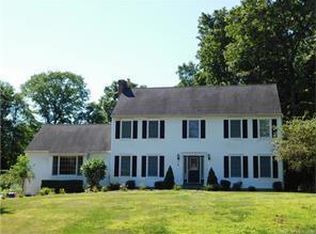 72 Wolf Pit Dr, Southbury, CT 06488